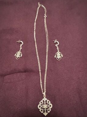 Silver Filigree Pendant Necklace and Earrings Set - Silver